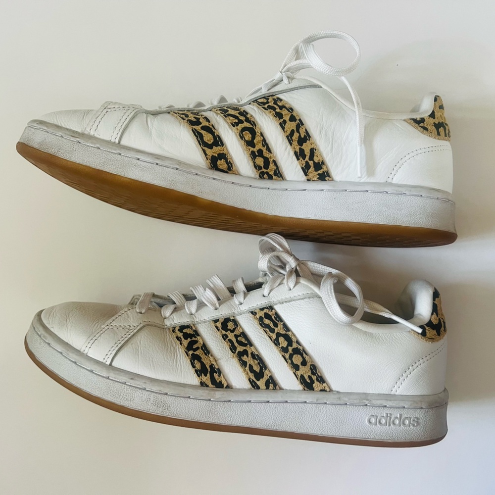 Adidas Cloudfoam White Leather Sneakers Leopard Gum Sole size 9.5